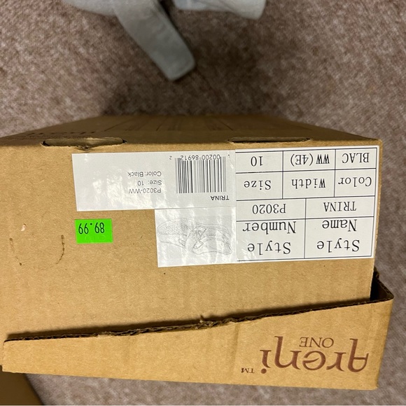 Rand new shoes for women, very comfortable, wide Velcro. Leather. Made in USA - Picture 6 of 7